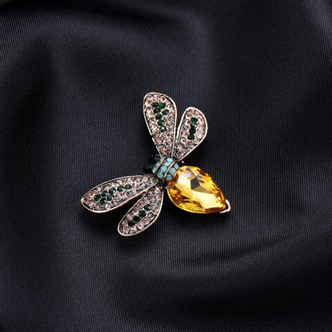 Small honey Bee Animal Corsage alloy Brooch